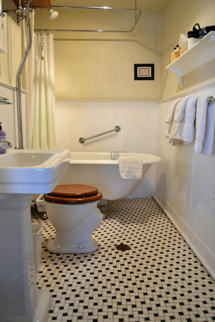 Bed and Breakfast Windsor House Of Saint Andrews St. Andrews By The Sea Exterior foto